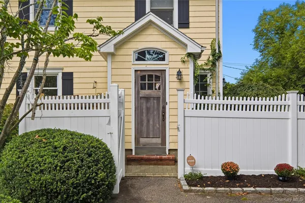 52 BAYWAY AVE