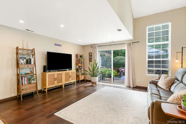 75 FOX CT