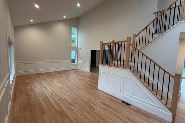 230 WILLIS AVE