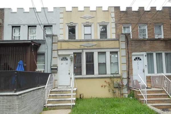 25-53 MCINTOSH ST