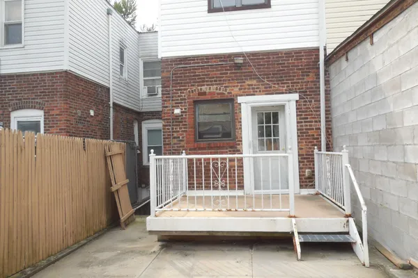 25-53 MCINTOSH ST