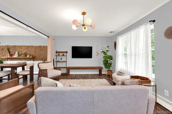 22 LOGAN PL