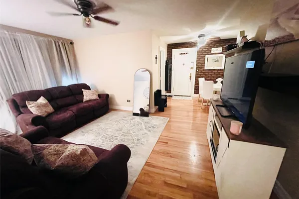 62-15 53RD AVE 4F