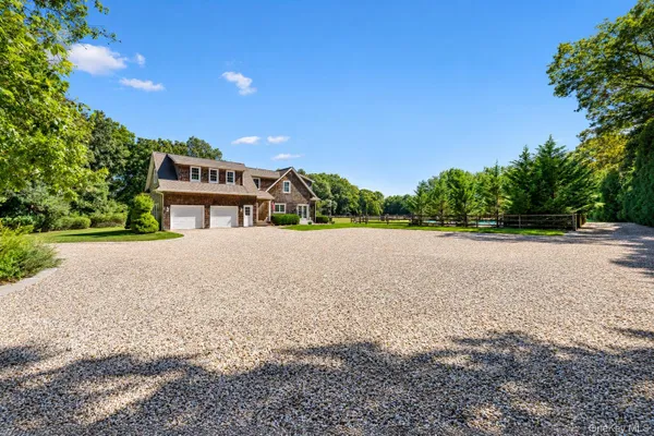 66 WOODLAWN AVE