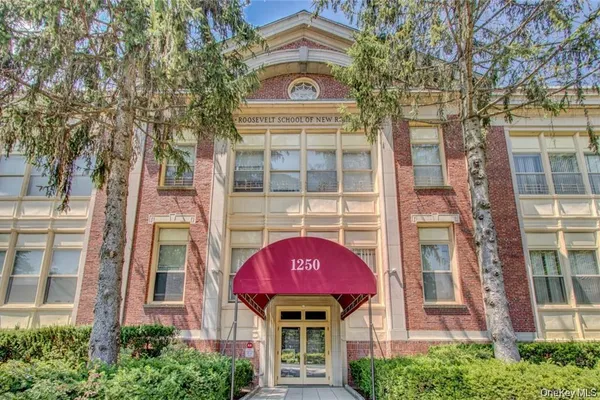 1250 N AVE 204