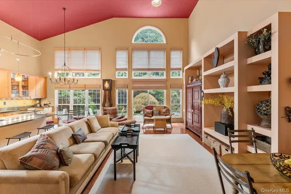 134 SAGAMORE DR
