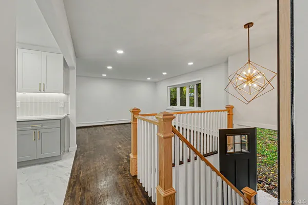 15 MORRIS RD