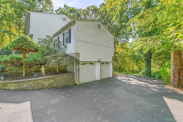 54 CHRISTINE CT