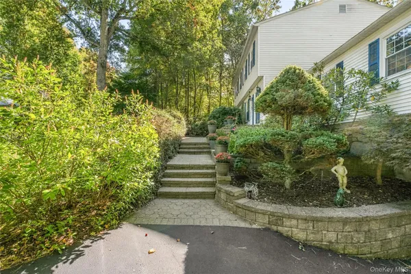 54 CHRISTINE CT