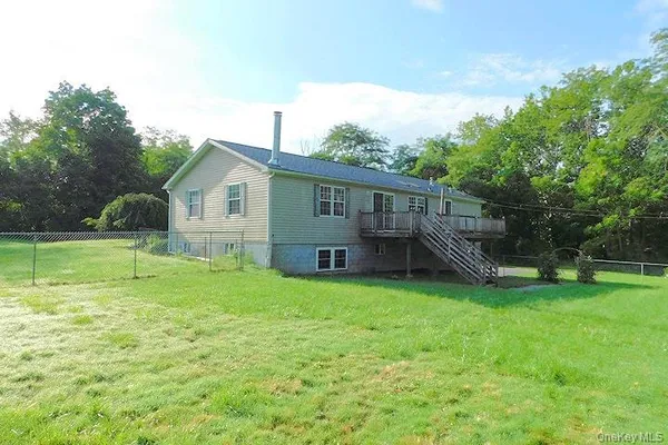 1566 ALBANY POST RD