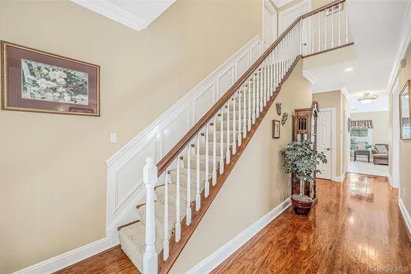29 GOLDEN SPRUCE DR
