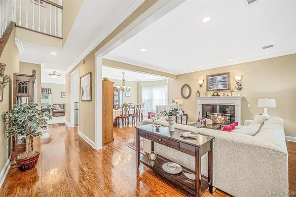 29 GOLDEN SPRUCE DR