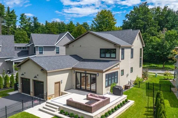 31 OAK RIIDGE BLVD
