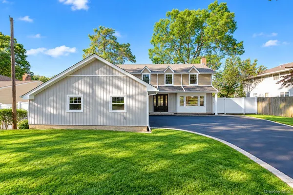 9 SUSSEX LN