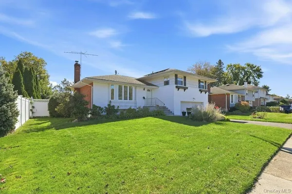 16 RADNOR RD
