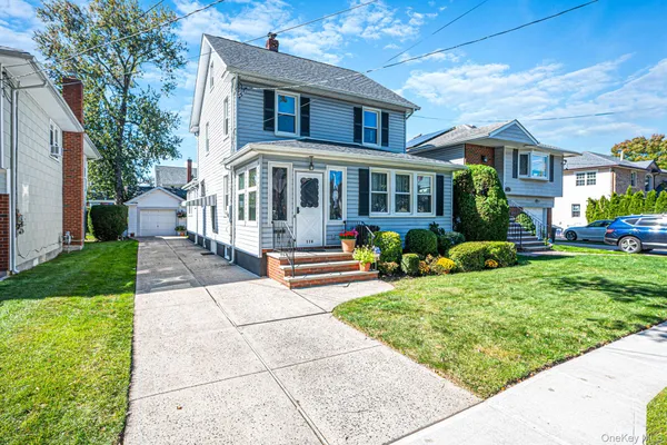 116 HAWTHORNE AVE