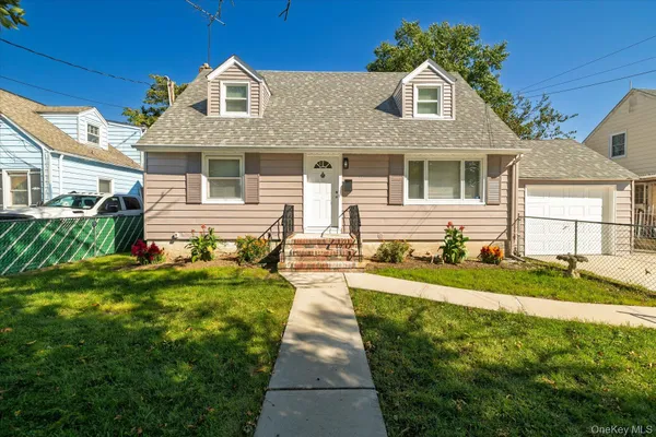 413 GREENGROVE AVE