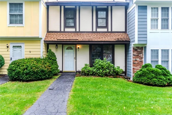 7 SUNNY BROOK CIR