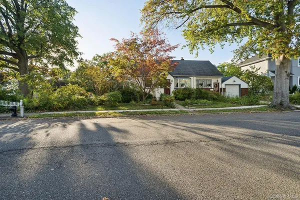 64 COLLFIELD AVE