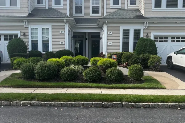 47 SYMPHONY DR