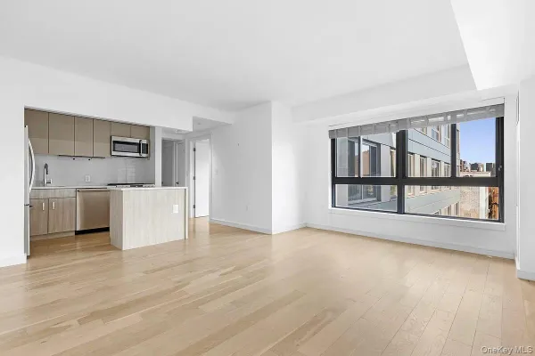 171 W 131ST ST 519