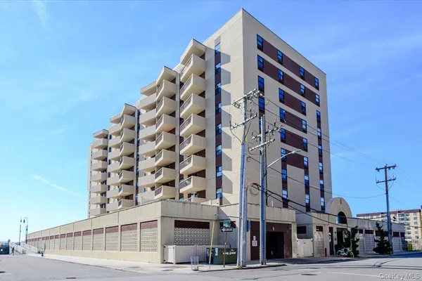 360 SHORE RD 3B