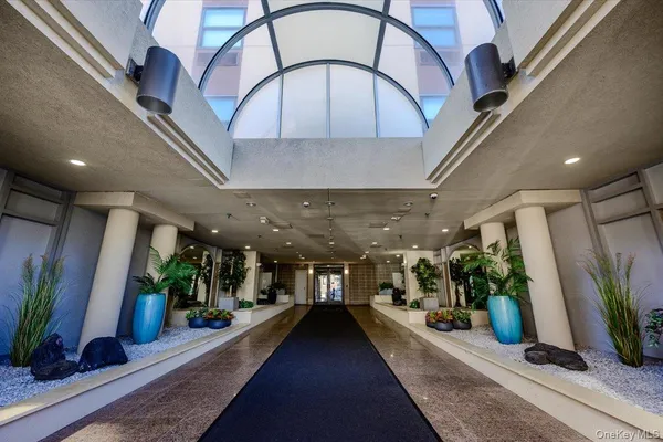 360 SHORE RD 3B