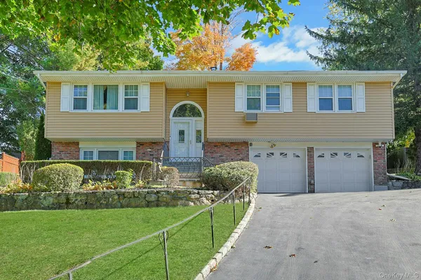 43 BAINBRIDGE AVE