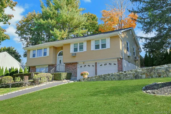43 BAINBRIDGE AVE