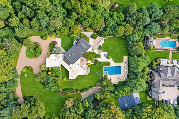 15 HORSESHOE RD