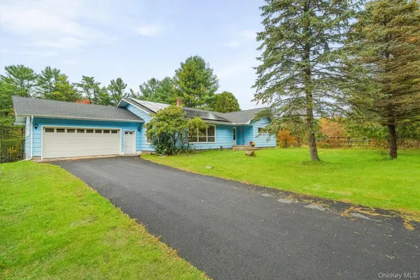 53 HARTWOOD CLUB RD