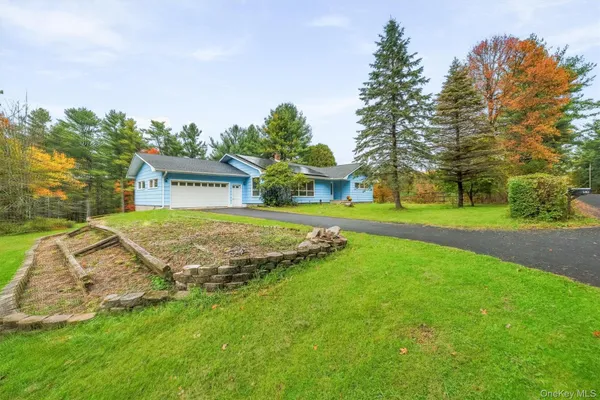 53 HARTWOOD CLUB RD