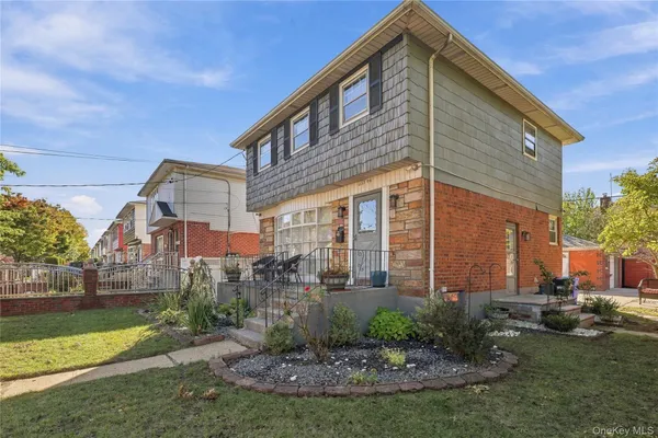 259-04 149TH AVE