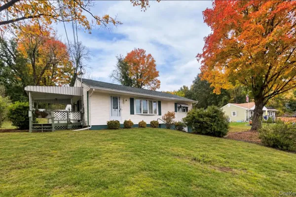 18 WESTWOOD DR