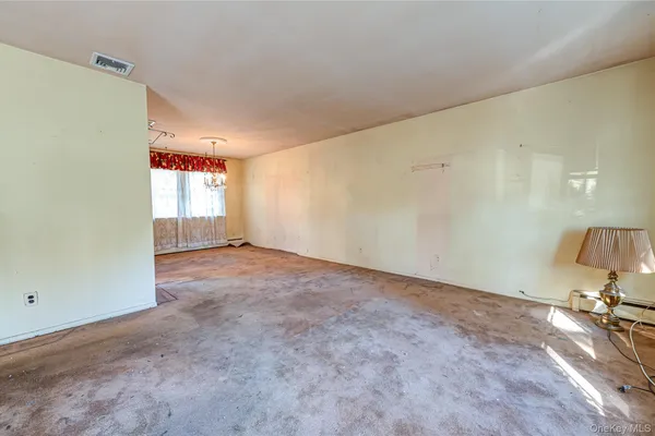 211 MATTHEWS RD