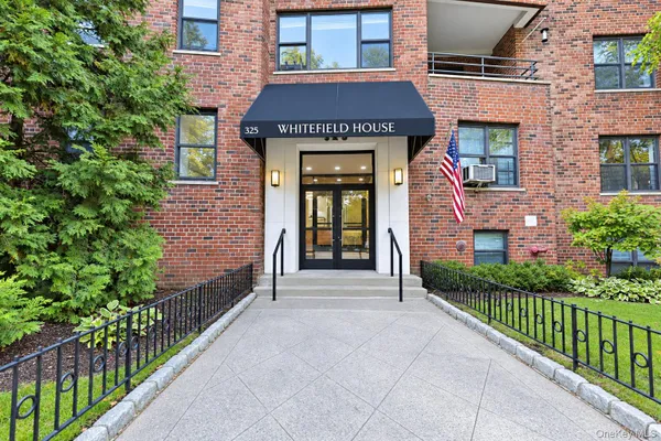 325 MAIN ST 2G