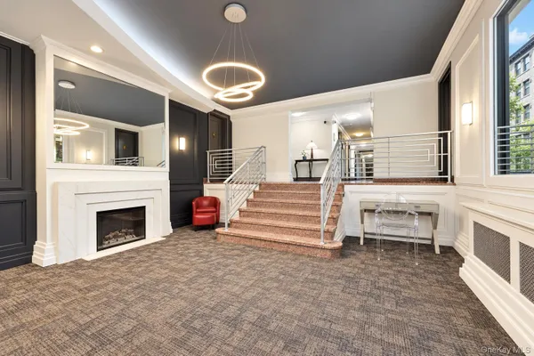 325 MAIN ST 2G