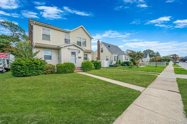 321 MAPLEGROVE AVE