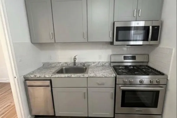 230 PELHAM RD 2H