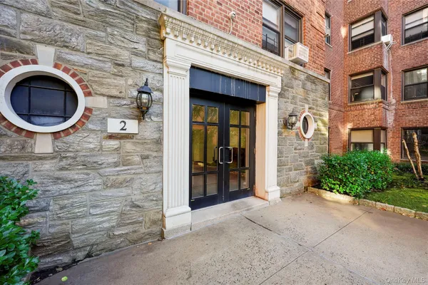 2 FISHER DR 208