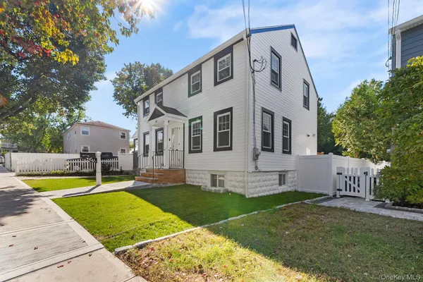 162 BENTLEY ST