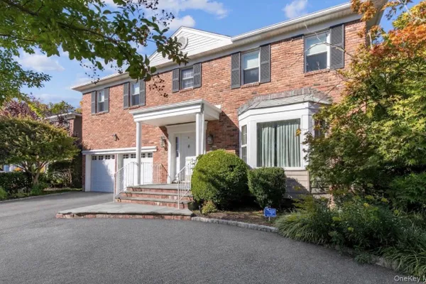 6 PIN OAK DR