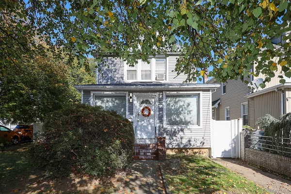 23701 FAIRBURY AVE