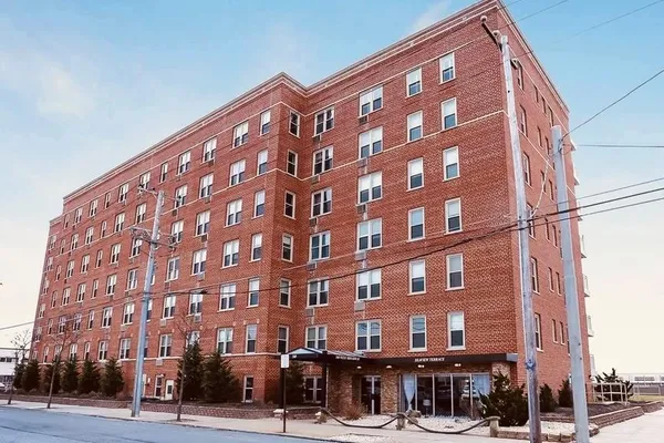560 W BROADWAY 5D