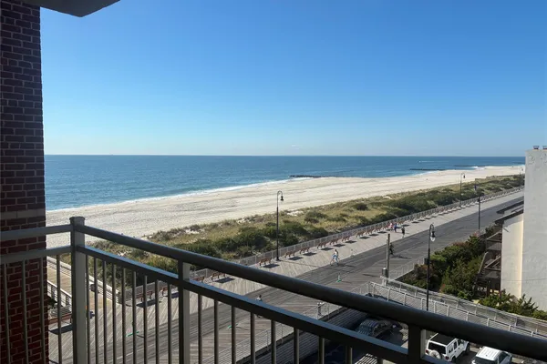 560 W BROADWAY 5D