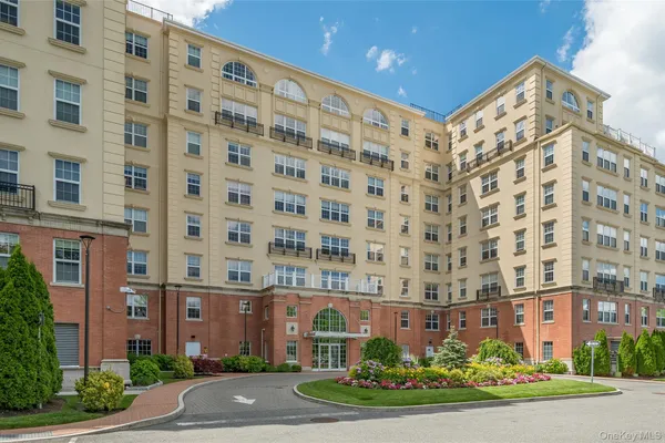 10 BYRON PL 306