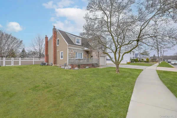 100 MORRIS PKWY