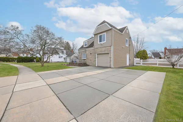 100 MORRIS PKWY