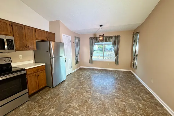 1019 KILLIAN DR