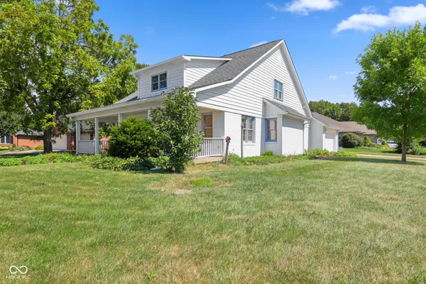 348 CREEKBEND LN
